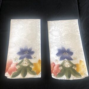 Floral Embroidered White Napkins